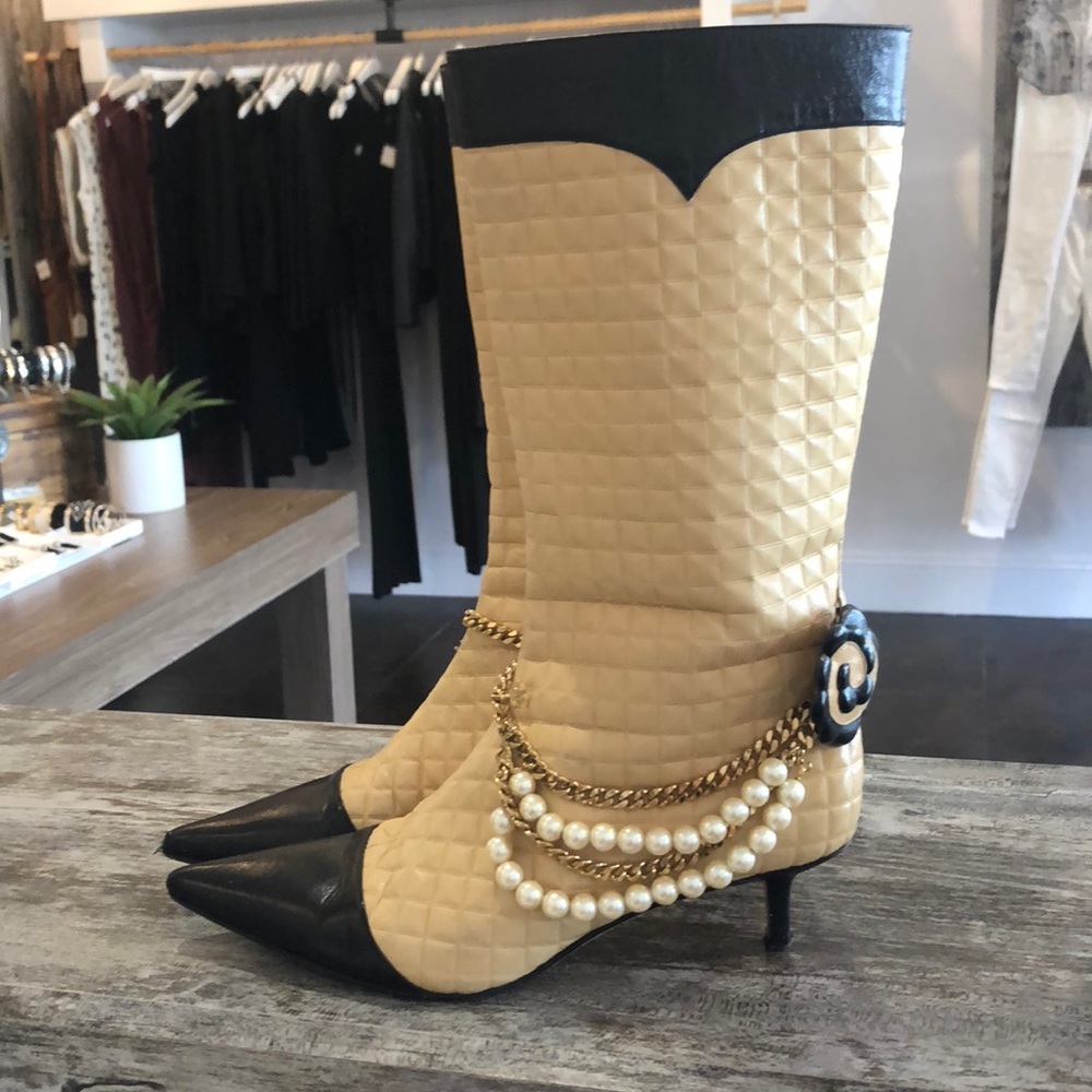 CHANEL quilted boots